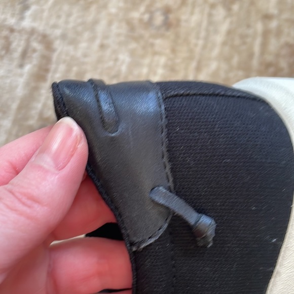 NWOB. OTBT Canvas Sneakers, white bottoms, Black, Size 7.5 - Picture 9 of 10